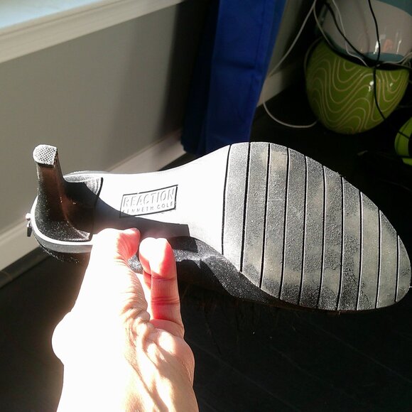 Kenneth Cole Reaction “Smash Boa” Open-Toe Mesh Bootie – Size 9 - Picture 5 of 5